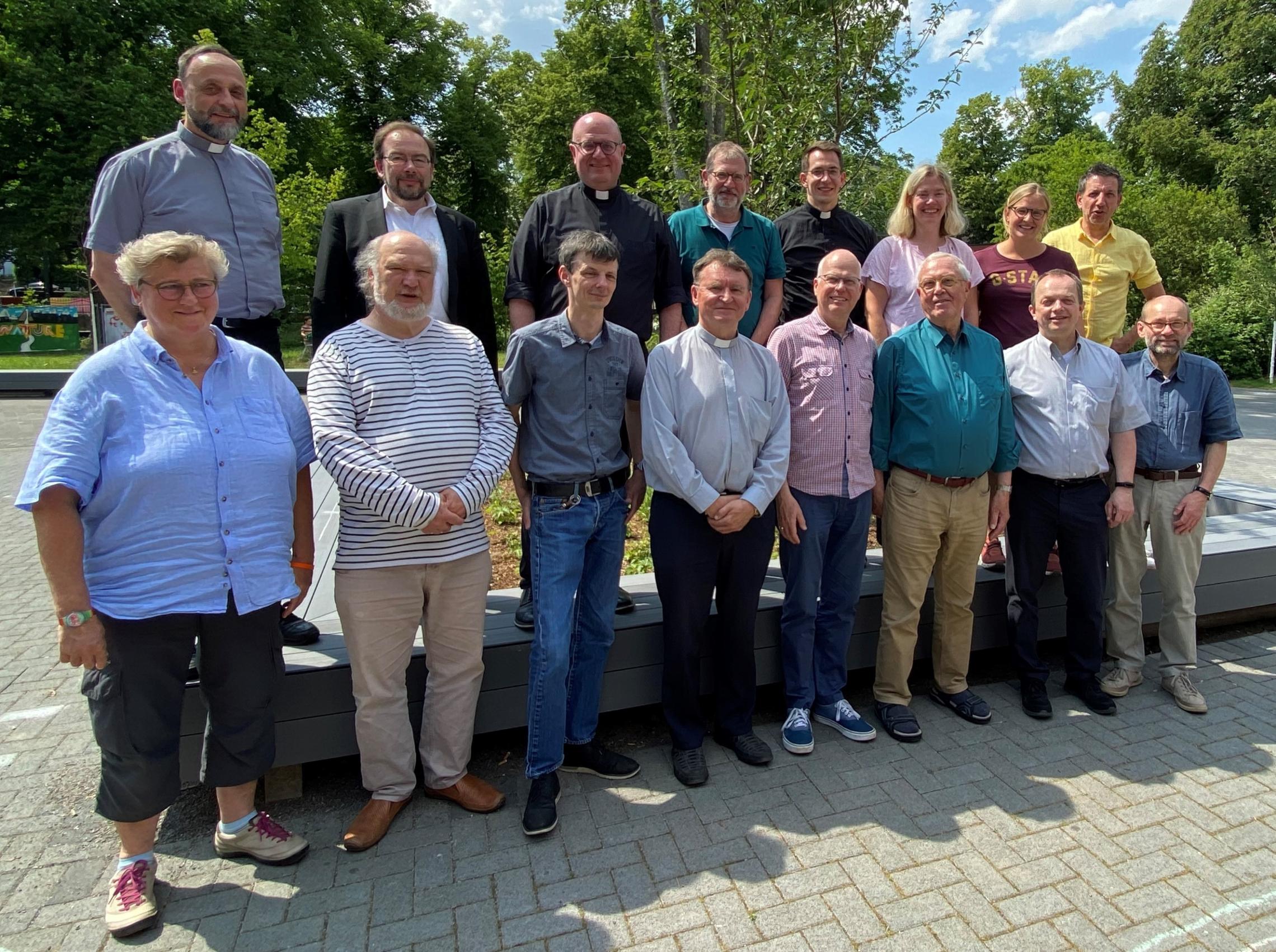 Das Pastoralteam bei der Klausurtagung am 06.06.2023 auf dem Gelände der ev. Kirchengemeinde Gerresheim